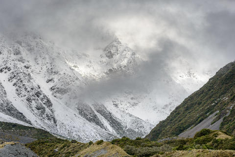 Snowy mountains along the Hooker Valley Track, Mount Cook National Park