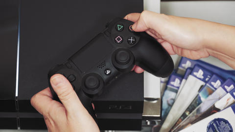 Playing with PlayStation 4 DualShock 4 wireless