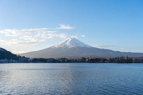 Fujisan Mountain with lake in Kawaguchiko, Japan