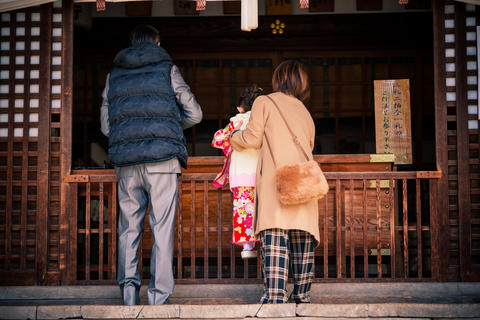 Japanese girl posing during Shichi-Go-San day at Oyama Jinja Shrine, Kanazawa