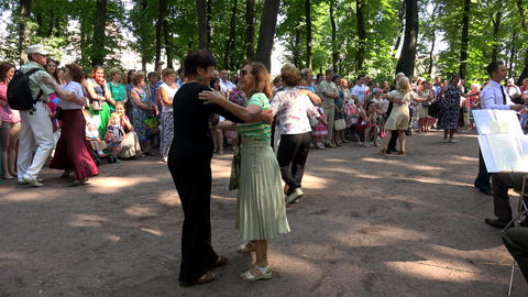 Dance waltz in the summer the Park. 4K
