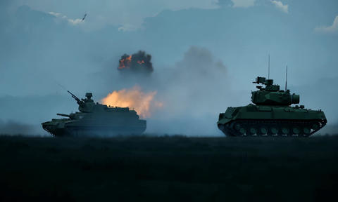 Tanks in Battle Scene Amidst Foggy War Land 실사 푸티지 37976025 ...