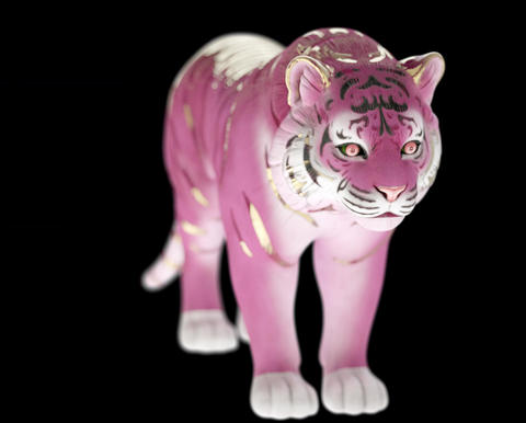 3D_animation_pink_porcelain_tiger_watching_alpha_loop