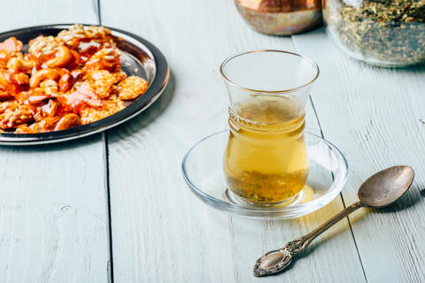 Tea in armudu with oriental delights
