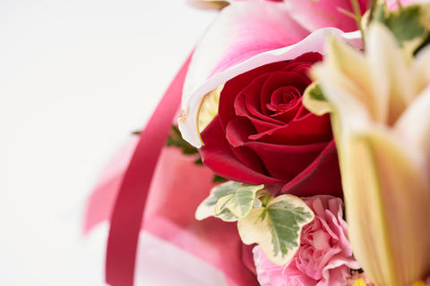A refreshing pink bouquet image