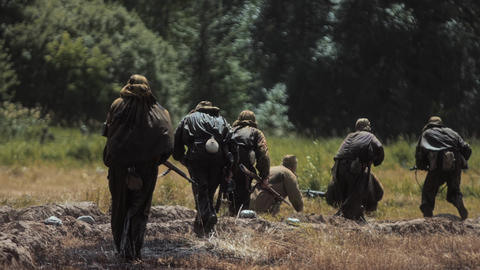 Soviet soldiers run during Great Patriotic War of Live影片 47173908 ...