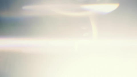 Moving anamorphic glare light leaks