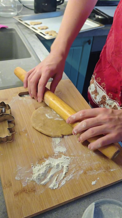 01DoughAndHands