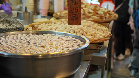 Famous Gourmet Food in Jiufen, Taiwan (with audio)