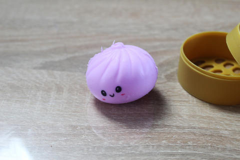 Anti-stress pink dumpling toy squishy