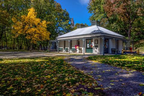 Colonial Heritage Building Autumn Park Golden Foliage